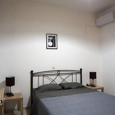 Pink Sand Sea Apartment Adelianos Kampos Exterior foto