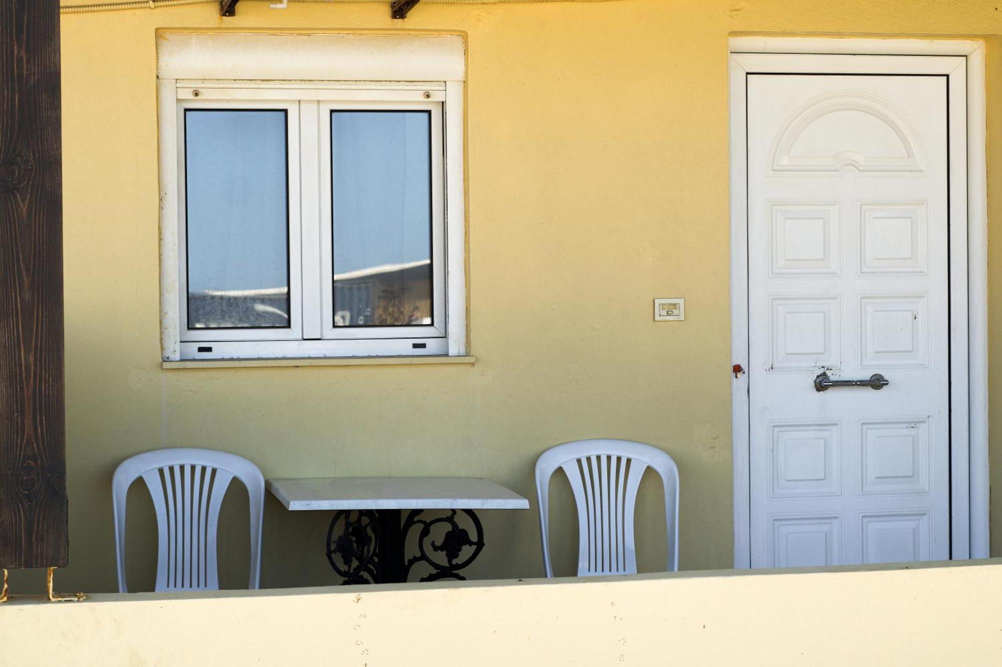 Pink Sand Sea Apartment Adelianos Kampos Exterior foto